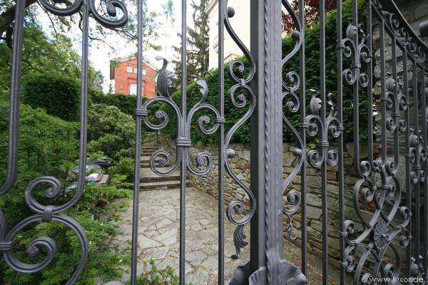 Expose mit Bildern H�user aus Wiesbaden - Immobilienmakler Luxor Liegenschaften