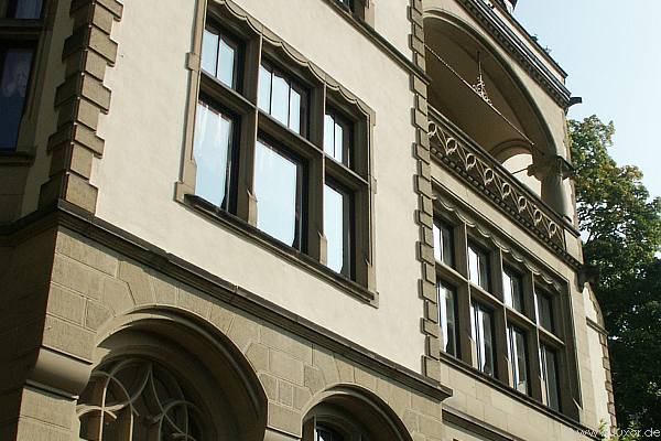 Expose mit Bildern H�user aus Wiesbaden - Immobilienmakler Luxor Liegenschaften